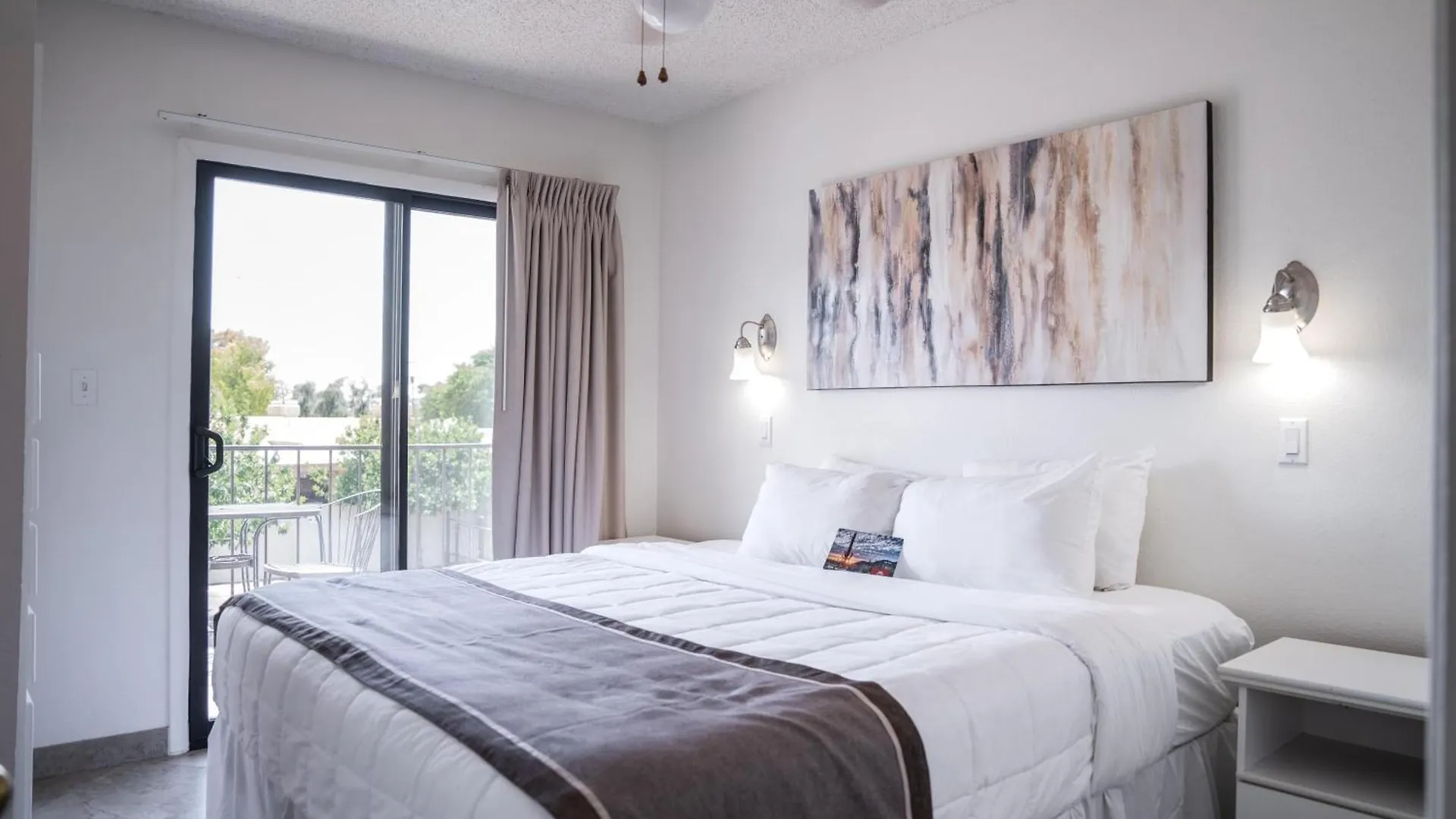 208 Fully Furnished 1Br Suite-Prime Location Scottsdale Apartman