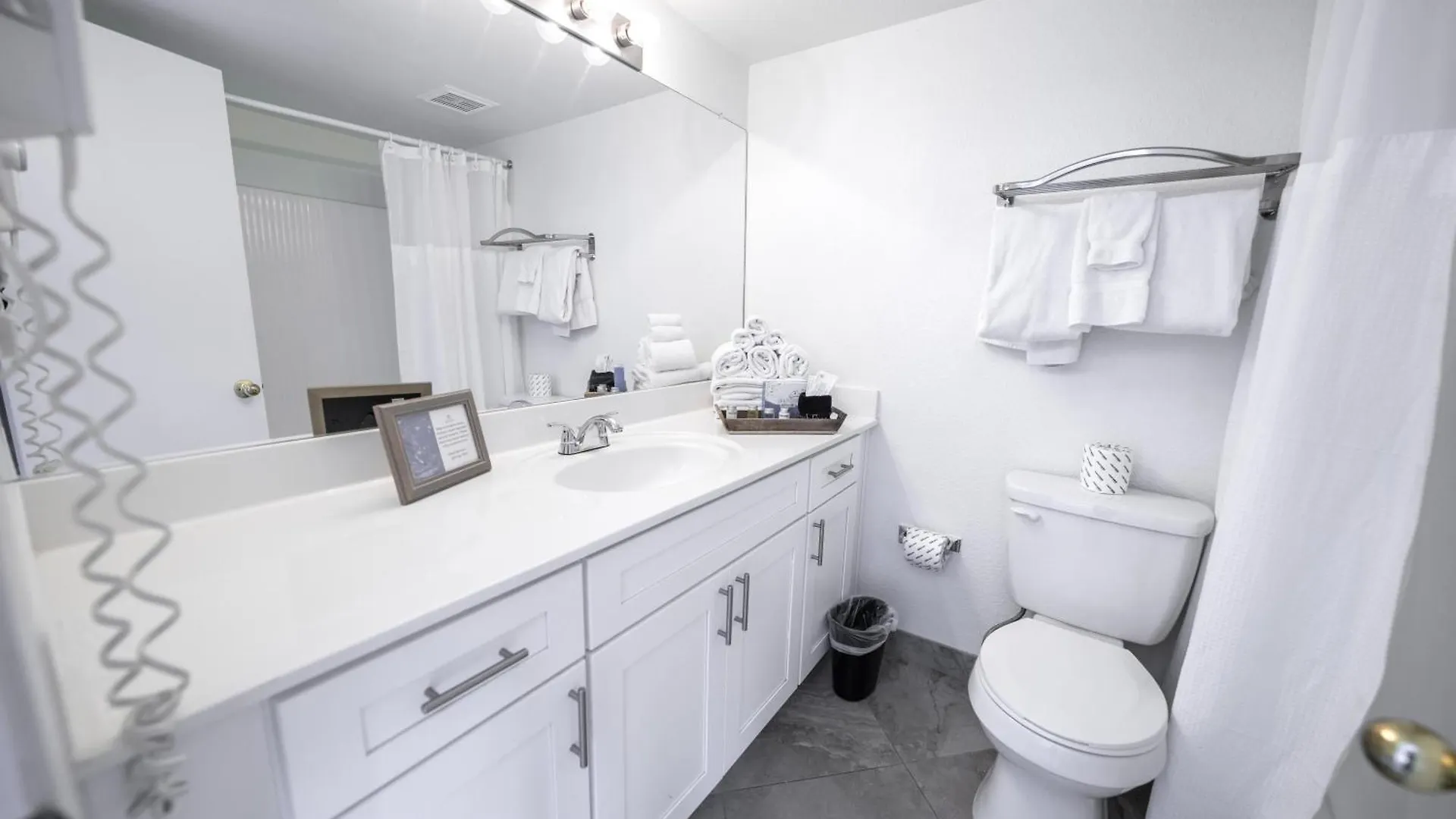208 Fully Furnished 1Br Suite-Prime Location Scottsdale